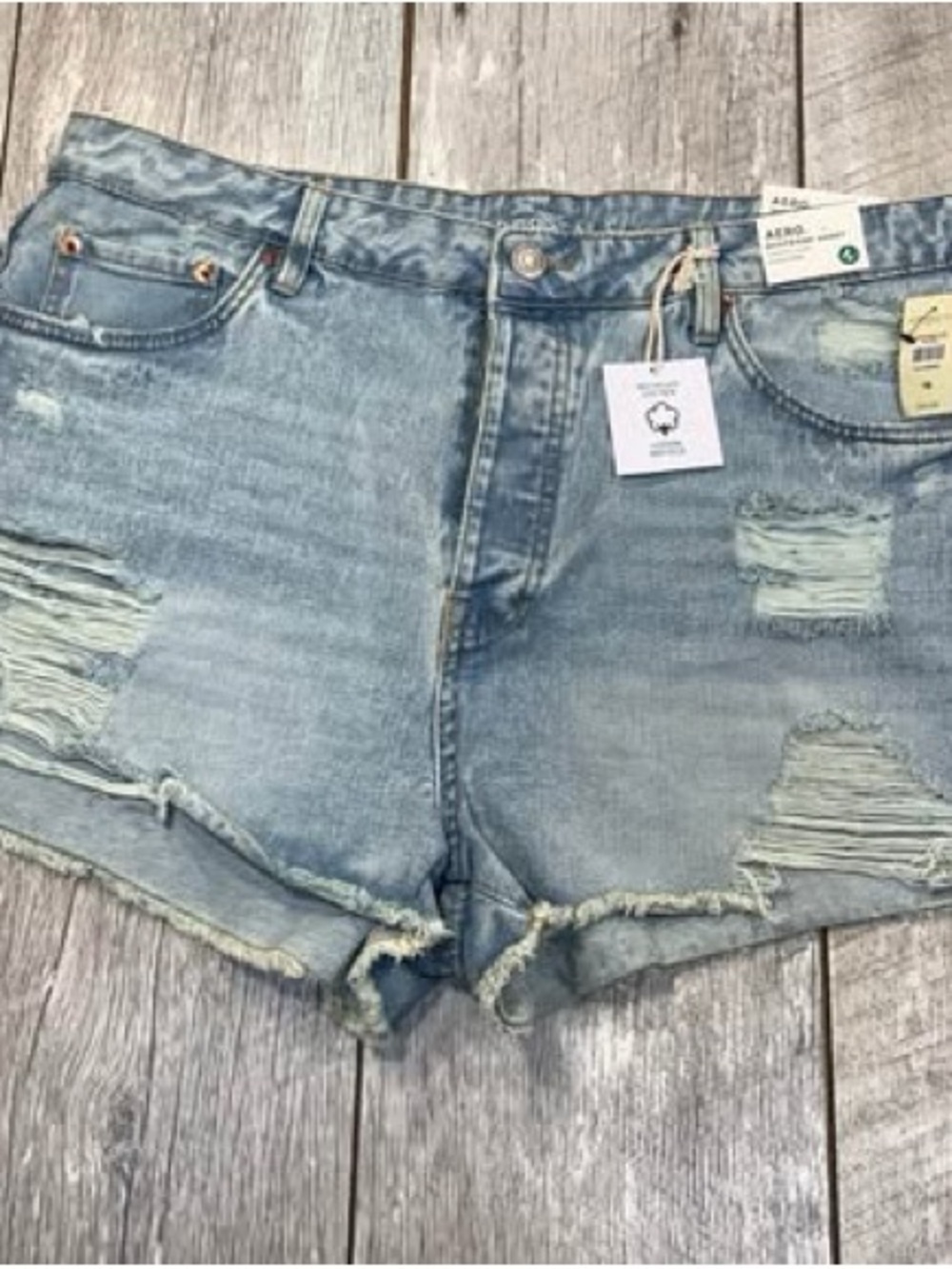 Light Blue Distressed Denim Women’s Shorts size 16 Nwt